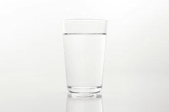 вода