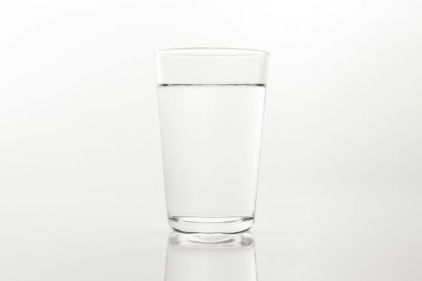 вода
